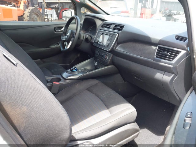 1N4AZ1CP8JC304644 Nissan LEAF S