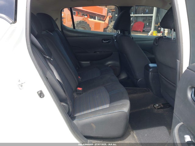 1N4AZ1CP8JC304644 Nissan LEAF S