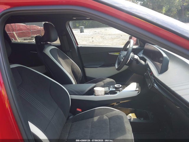 KNDC44LA6R5218182 KIA EV6
