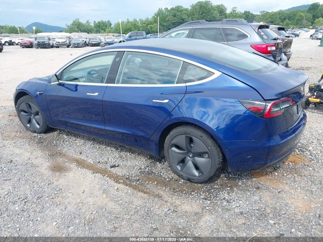 2018 TESLA MODEL 3 5YJ3E1EA5JF027025 Photo 2