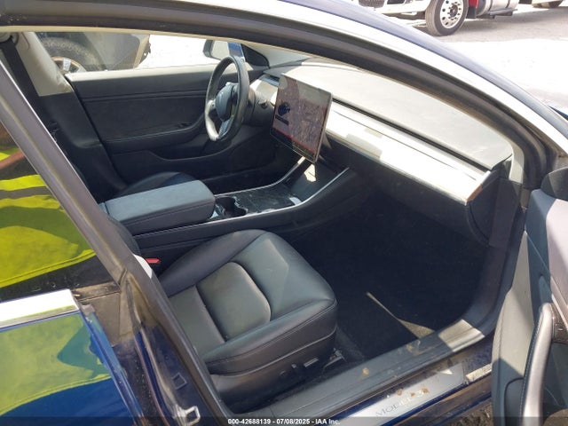 2018 TESLA MODEL 3 5YJ3E1EA5JF027025 Photo 4
