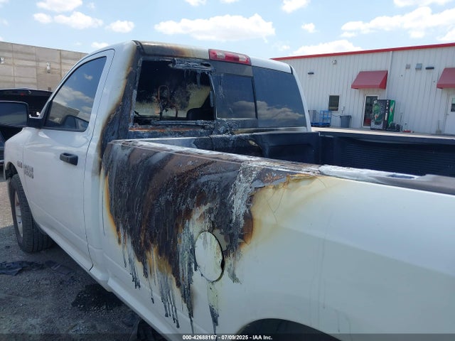 3C6JR6DT2EG135122 RAM 2014