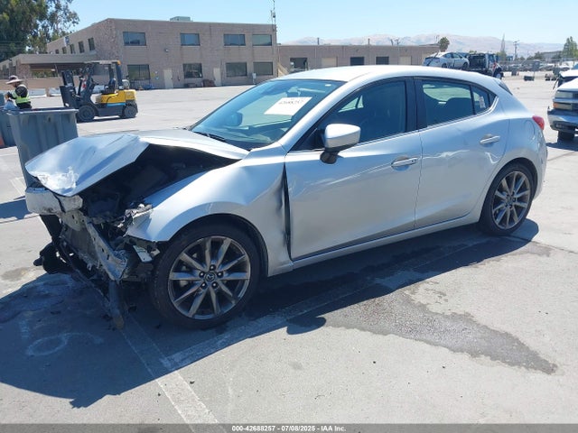 3MZBN1L39JM275545 Mazda py