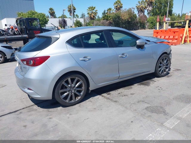 3MZBN1L39JM275545 Mazda py