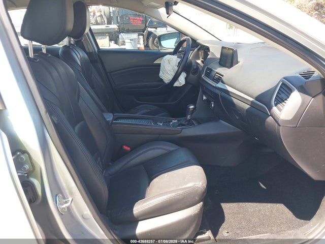 3MZBN1L39JM275545 Mazda py