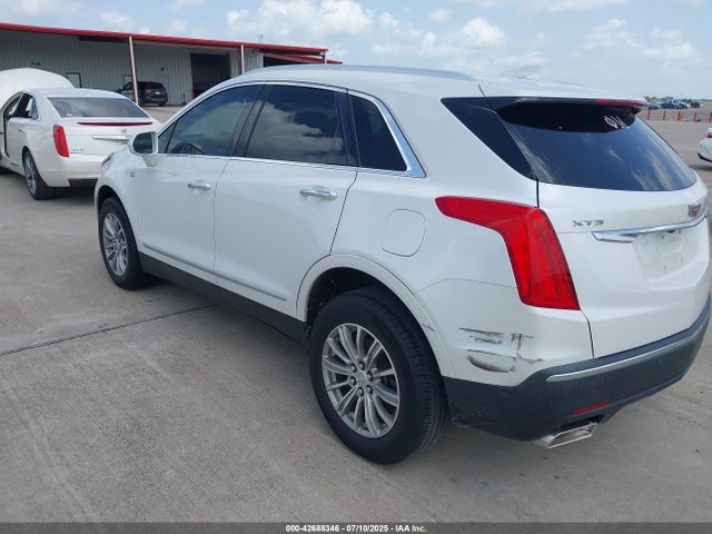 2017 CADILLAC XT5 1GYKNBRS0HZ194069 Photo 2
