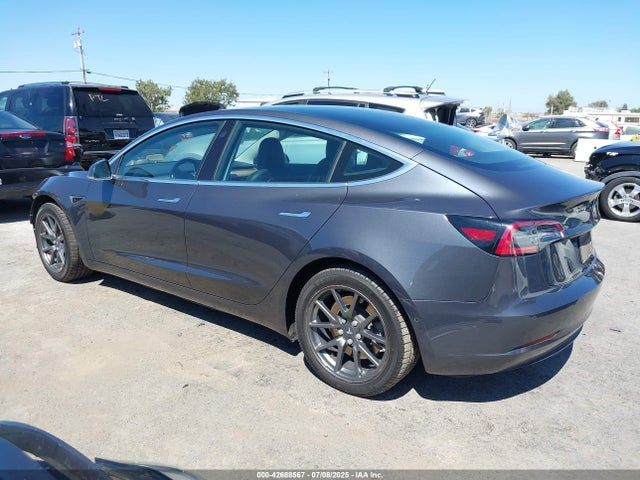 2019 TESLA MODEL 3 5YJ3E1EA4KF424727 Photo 2