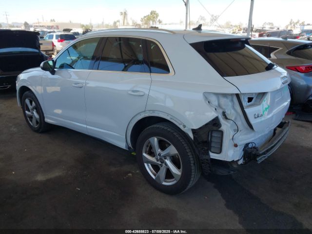 2019 AUDI Q3 WA1BECF31K1070286 Photo 2