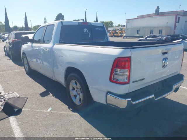 2019 RAM 1500 1C6RREBT6KN679612 Photo 2
