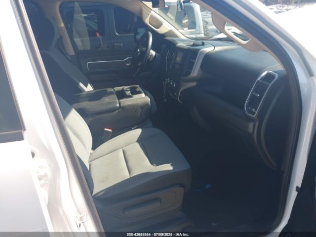 2019 RAM 1500 1C6RREBT6KN679612 Photo 4