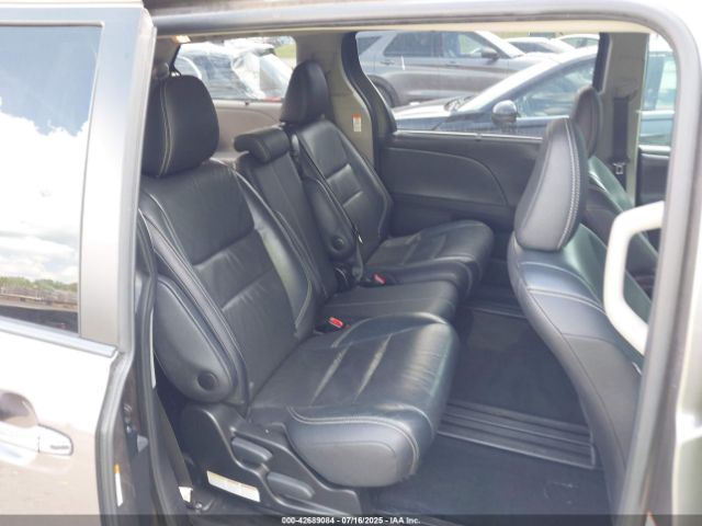 2016 TOYOTA SIENNA 5TDXK3DC7GS696605 Photo 7