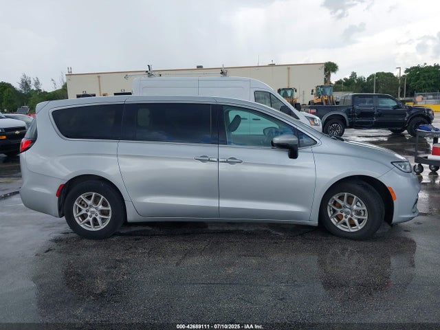 Продажа на аукционе авто 2023 Chrysler Pacifica Touring L, vin: 2C4RC1BG3PR586661, номер лота: 42689111