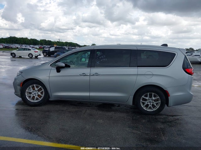 Продажа на аукционе авто 2023 Chrysler Pacifica Touring L, vin: 2C4RC1BG3PR586661, номер лота: 42689111