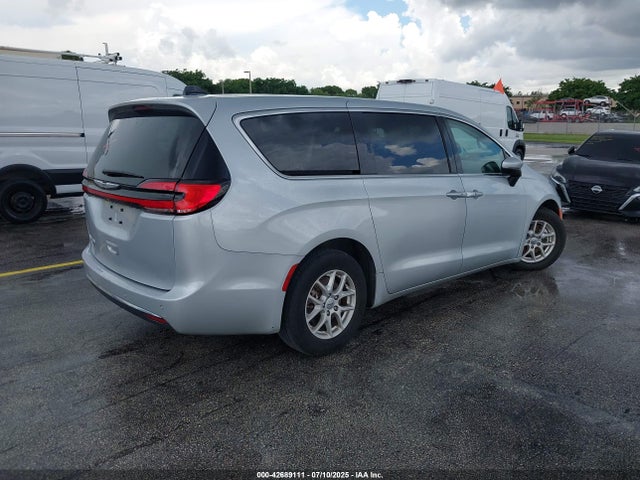 Продажа на аукционе авто 2023 Chrysler Pacifica Touring L, vin: 2C4RC1BG3PR586661, номер лота: 42689111