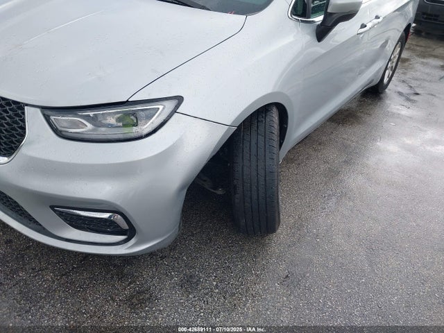 Продажа на аукционе авто 2023 Chrysler Pacifica Touring L, vin: 2C4RC1BG3PR586661, номер лота: 42689111