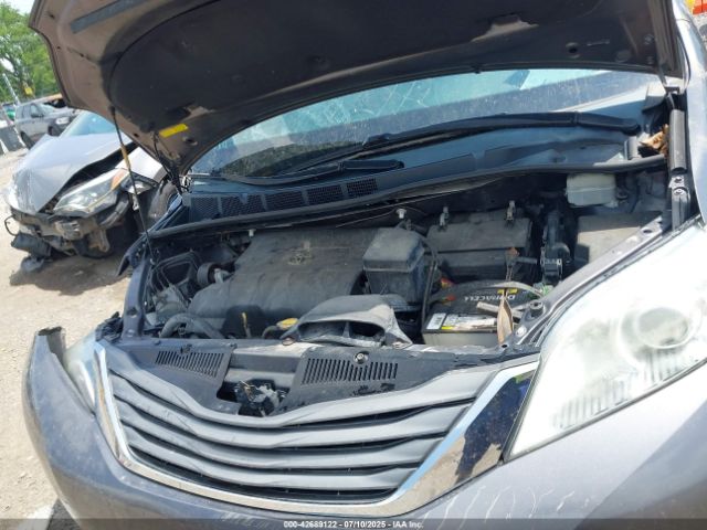 2014 TOYOTA SIENNA 5TDYK3DC8ES451829 Photo 9