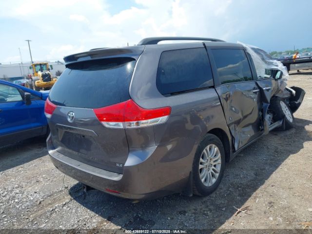 2014 TOYOTA SIENNA 5TDYK3DC8ES451829 Photo 3