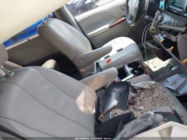 2014 TOYOTA SIENNA 5TDYK3DC8ES451829 Photo 4