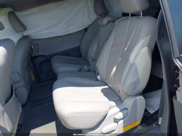 2014 TOYOTA SIENNA 5TDYK3DC8ES451829 Photo 7