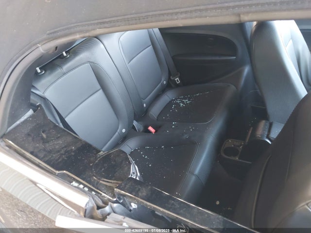 3VW517AT4FM812327 Volkswagen Beetle