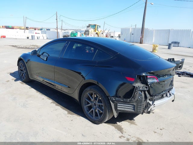 2021 TESLA MODEL 3 5YJ3E1EA7MF998323 Photo 2