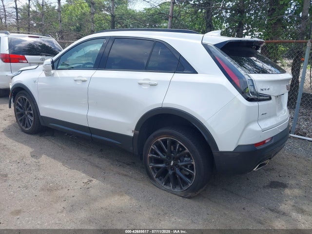 2023 CADILLAC XT4 1GYFZFR49PF193839 Photo 2