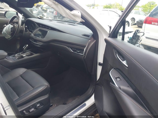 2023 CADILLAC XT4 1GYFZFR49PF193839 Photo 4