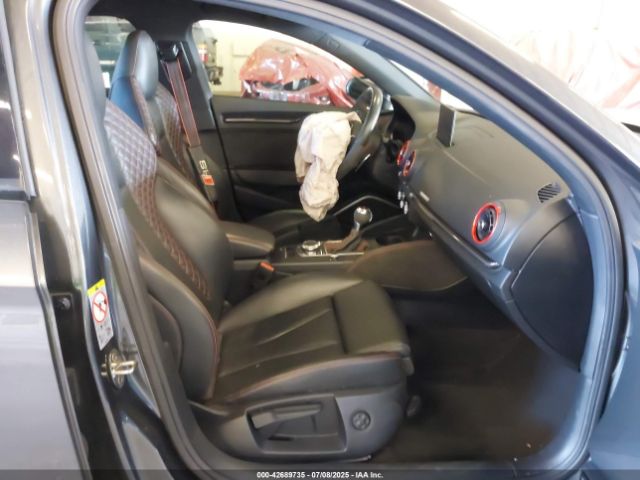 2019 AUDI RS 3 WUABWGFF2KA900281 Photo 4