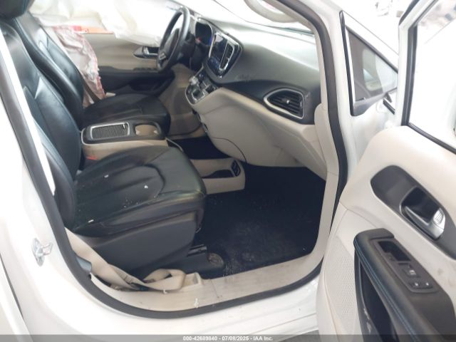 2021 CHRYSLER PACIFICA 2C4RC1BGXMR584613 Photo 4