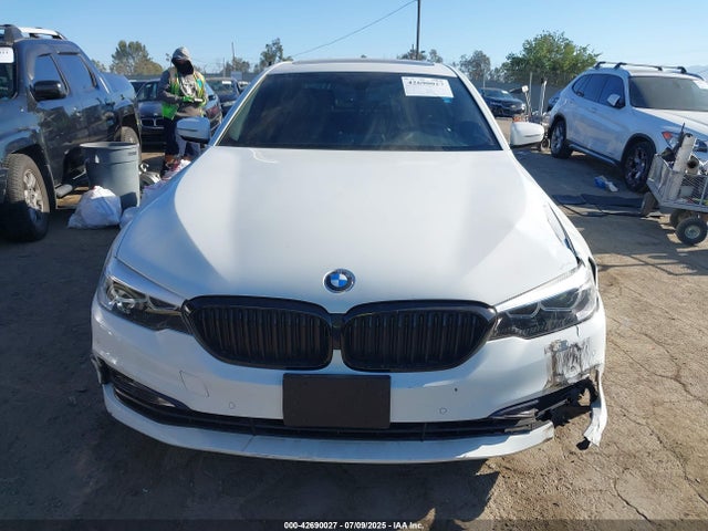 WBAJA9C59JB249087 BMW 2018
