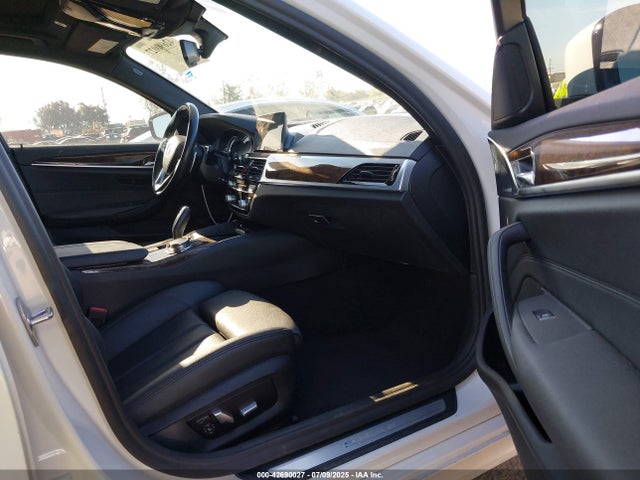 WBAJA9C59JB249087 BMW 2018