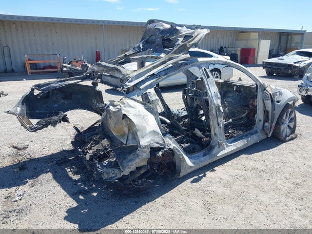 2023 TESLA MODEL Y 7SAYGAEE2PF876334 Photo 3