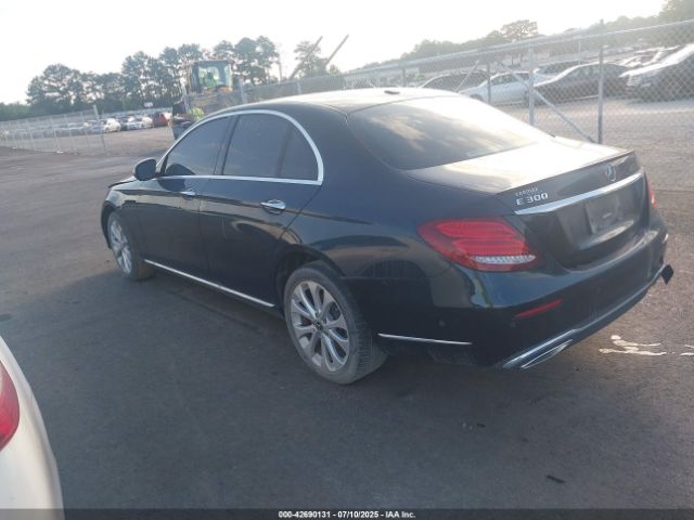 2017 MERCEDES-BENZ E 300 WDDZF4JB2HA270484 Photo 2