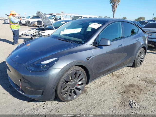 7SAYGDEF4PF895798 Tesla Model Y