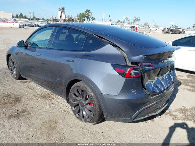 7SAYGDEF4PF895798 Tesla Model Y