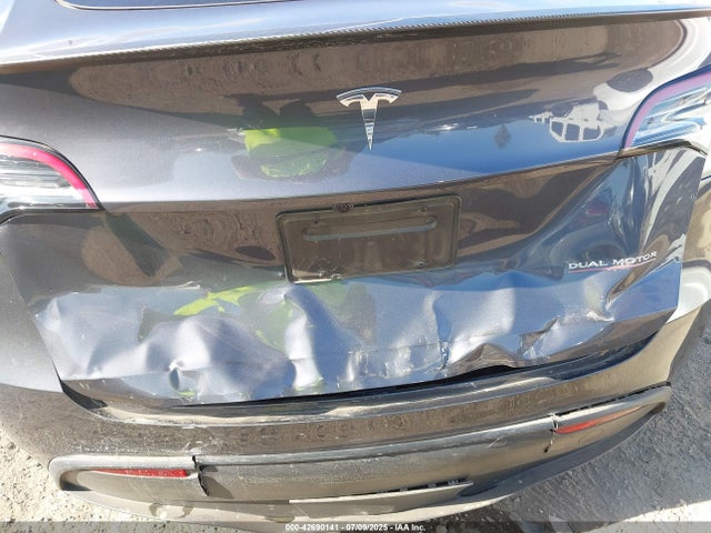 7SAYGDEF4PF895798 Tesla Model Y