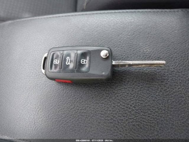 3VWD17AJ7FM232208 Volkswagen 1.8t