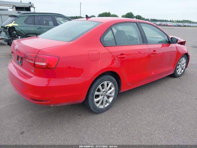 3VWD17AJ7FM232208 Volkswagen 1.8t