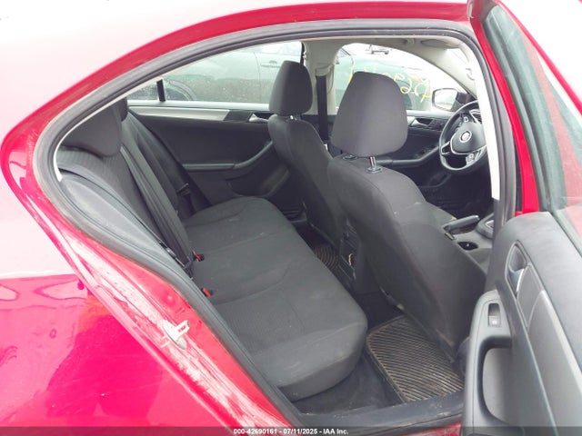 3VWD17AJ7FM232208 Volkswagen 1.8t