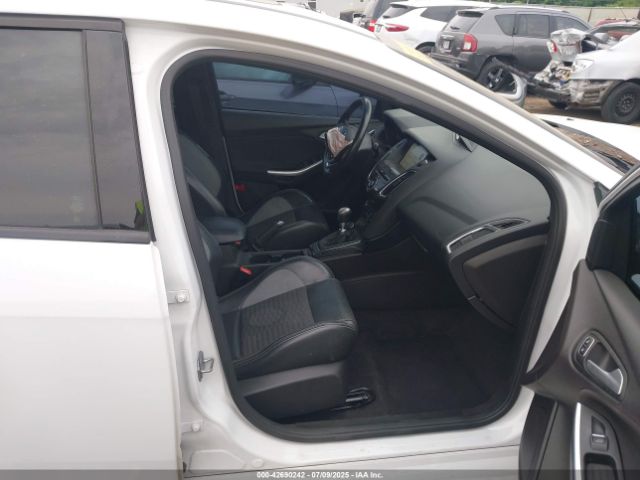 2017 FORD FOCUS ST 1FADP3L97HL257326 Photo 4