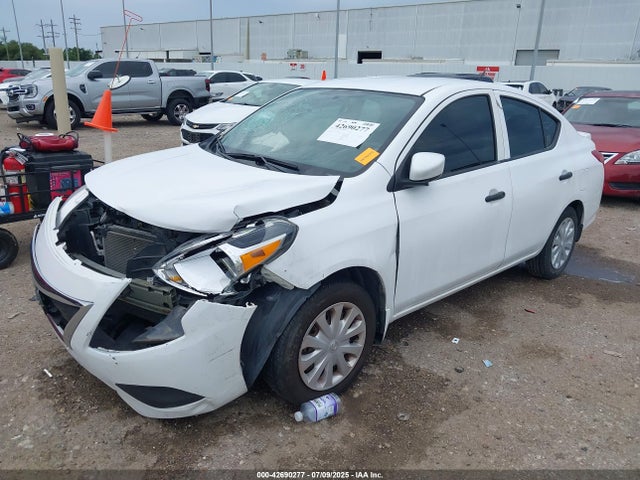 Nissan 2017 2017 3N1CN7AP7HL857033 Image 2