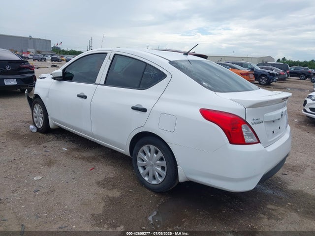 Nissan 2017 2017 3N1CN7AP7HL857033 Image 3