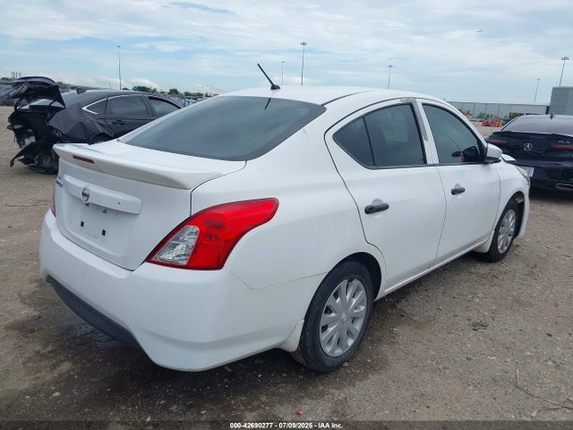 Nissan 2017 2017 3N1CN7AP7HL857033 Image 4