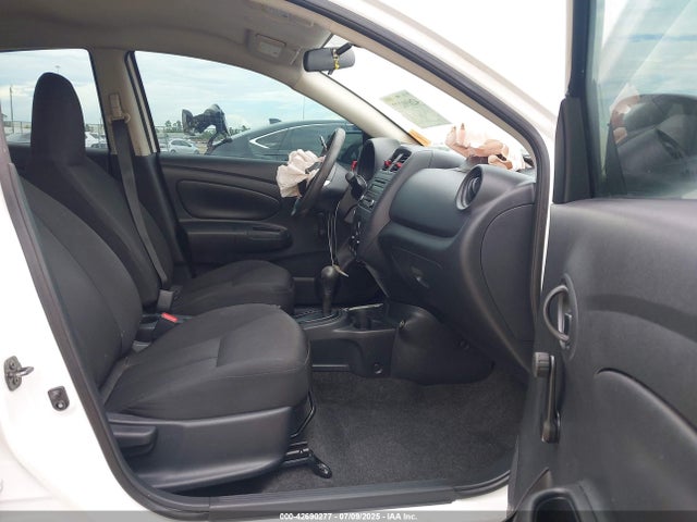 Nissan 2017 2017 3N1CN7AP7HL857033 Image 5