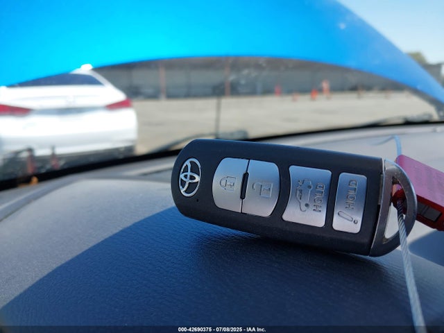 3MYDLBYV7JY314998 Toyota p5v