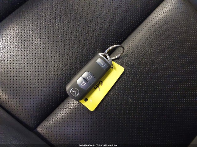 JM3KE4DY1G0870200 Mazda py
