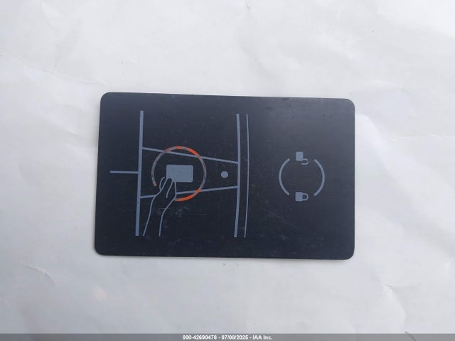 2021 TESLA MODEL Y 5YJYGDEE5MF207050 Photo 10