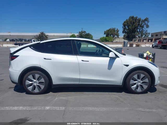 5YJYGDEE5MF207050 Tesla Model Y