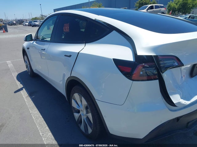 5YJYGDEE5MF207050 Tesla Model Y