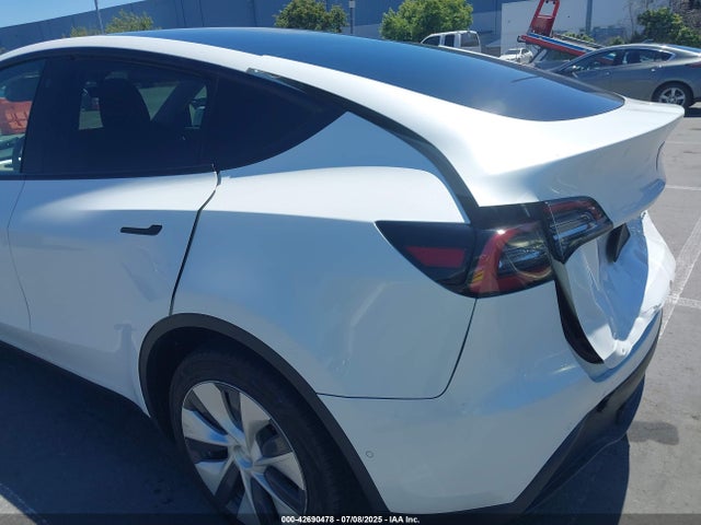 5YJYGDEE5MF207050 Tesla Model Y